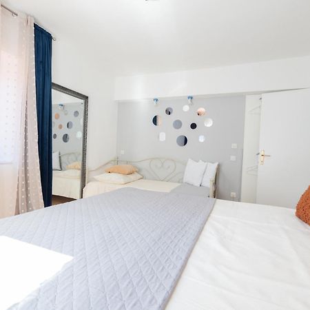 Guesthouse Rebecca Макарска Экстерьер фото