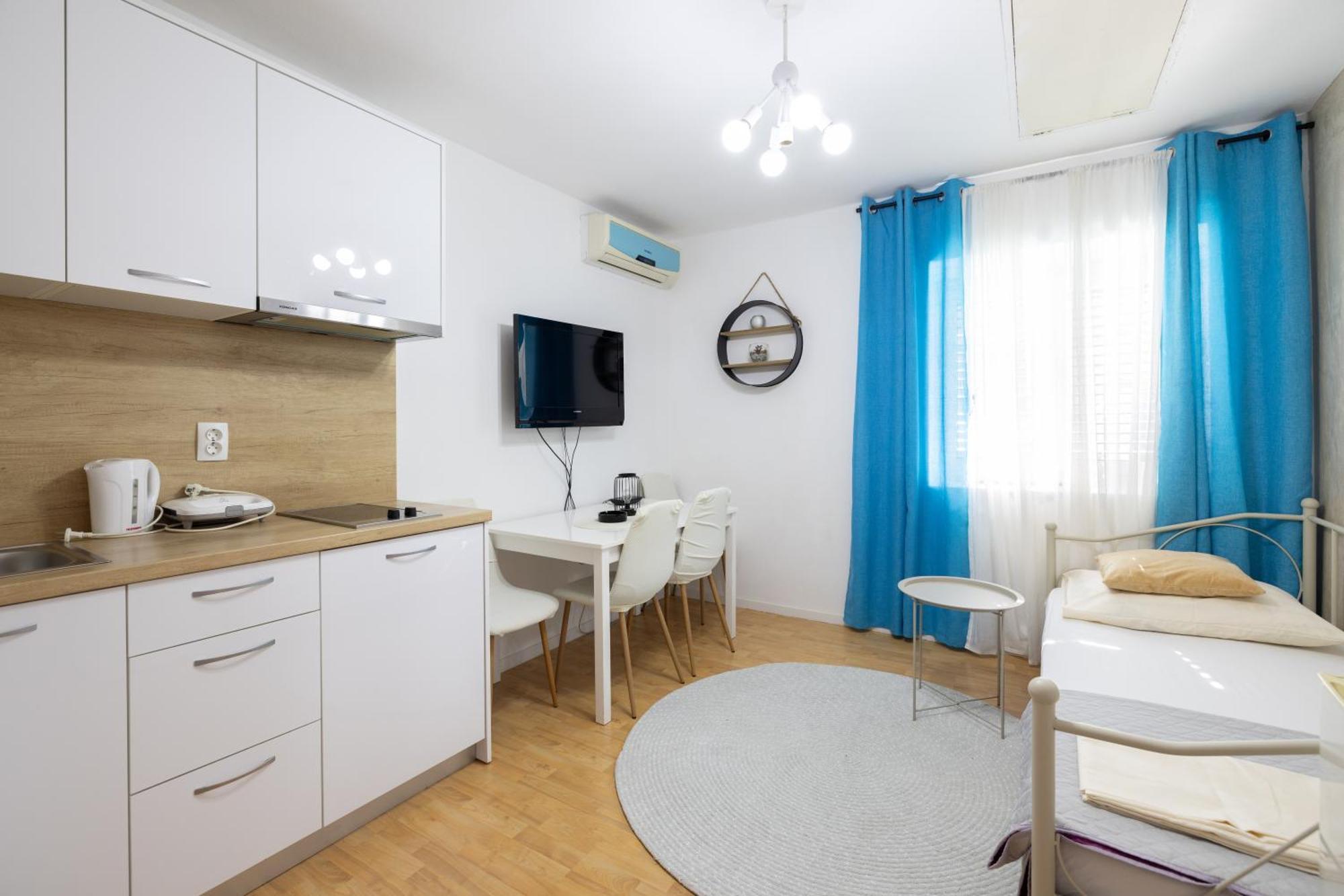 Guesthouse Rebecca Макарска Экстерьер фото