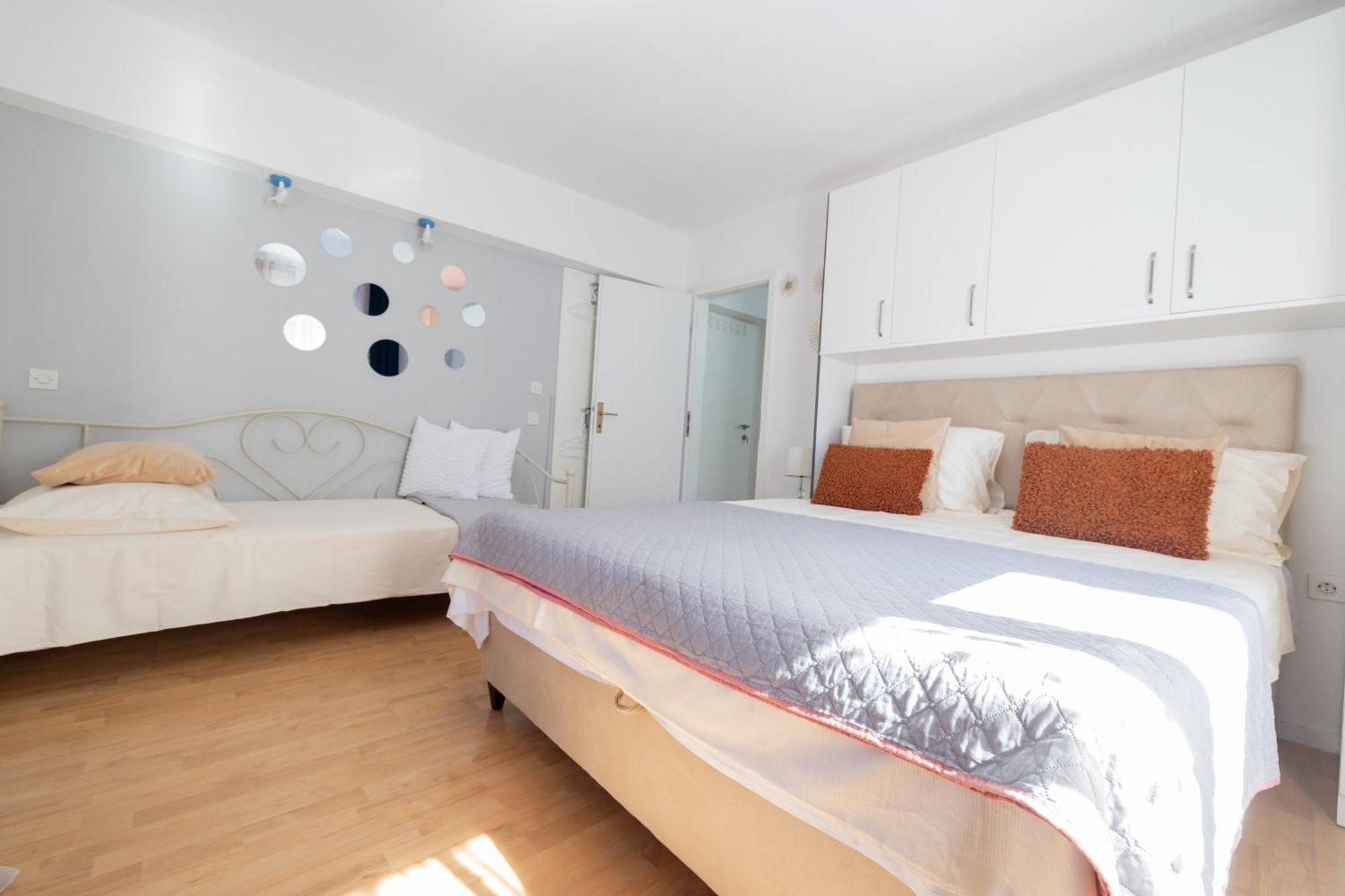 Guesthouse Rebecca Макарска Экстерьер фото