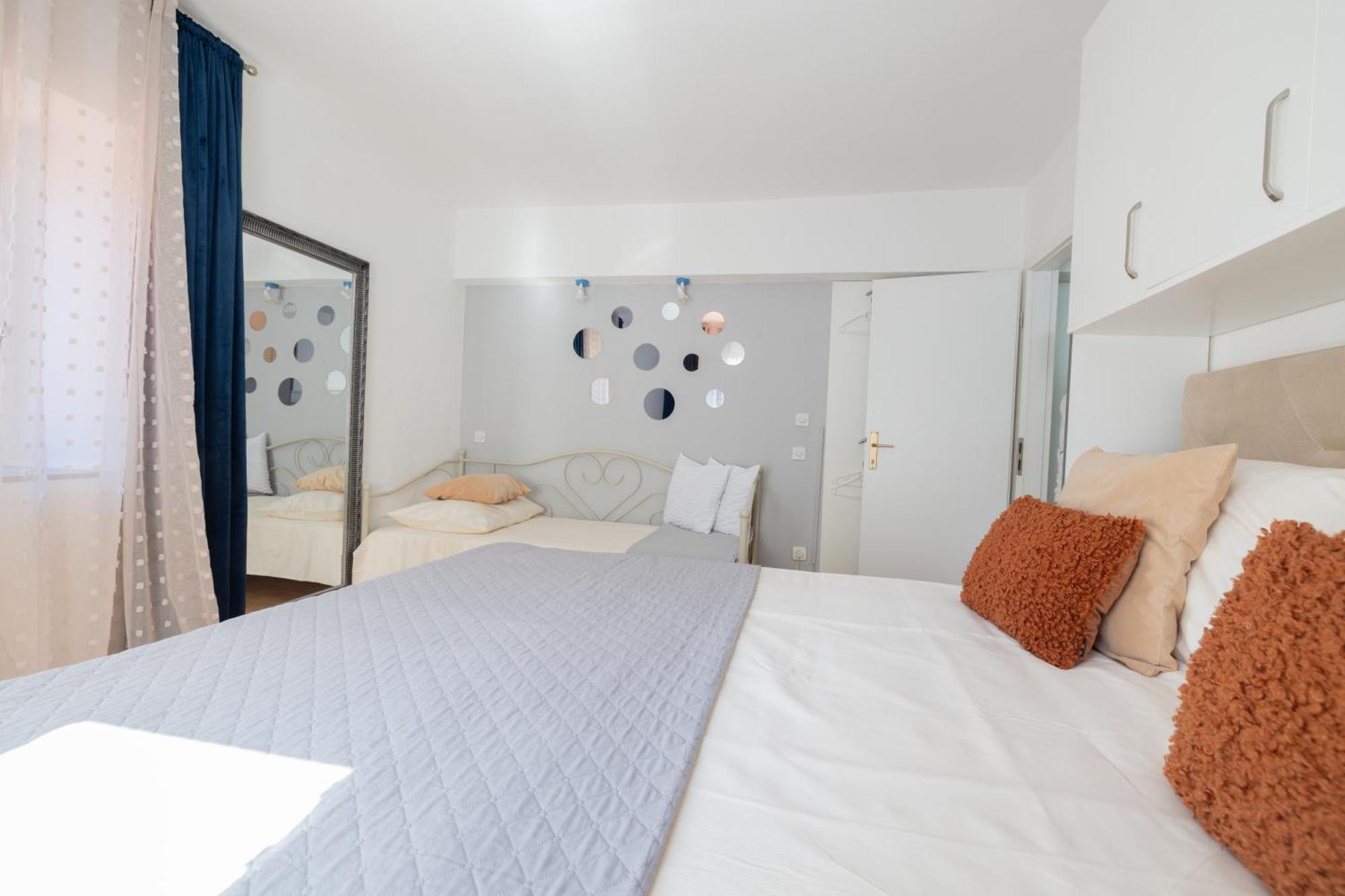 Guesthouse Rebecca Макарска Экстерьер фото